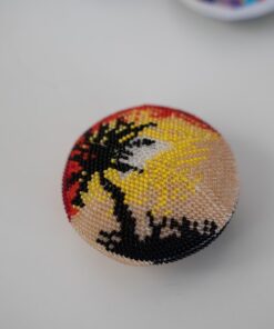 Háčkovaná korálková mandala – Strom pri západe slnka (6 cm)